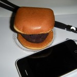 贅沢どら vs. iPhone4
