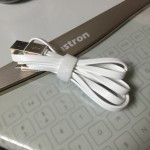 付属USBきしめんケーブル